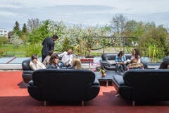 Designer Mathias Müller aus Roggwil veranstaltete einen Mode-Nachmittag, an dem er Neuheiten seiner Marke "Royal Sunday" vorstellte. (Bild: Michel Canonica)