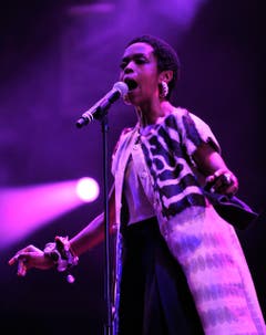 Schöne Töne von Lauryn Hill, einer der wenigen weiblichen Acts.. (Bild: Reto Martin)