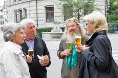Alt Kantonsrat und Stadtoriginal Albert Nufer (mit Mütze) war auch dabei. (Bild: Ralph Ribi)