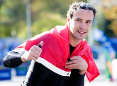 "Silver Bullet", wie Marcel Hug genant wird, zählt zu den Stars in der paralympischen Leichtathletik-Szene. Am TCS New York City Marathon anfangs November fuhr Hug auf den ersten Platz. (Bild: JUSTIN LANE (EPA))