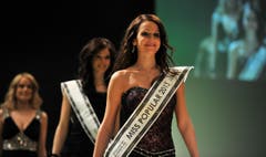 Die Drittplatzierte Rebecca Stecher (vorne), dahinter folgen die Miss Ostschweiz Lisa Schneider und die Vize-Miss Kim Wirth. (Bild: Reto Martin)
