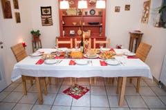 Zu Weihnachten ist es besonders wichtig, dass der Tisch reichlich gedeckt ist. (Bild: Ralph Ribi)