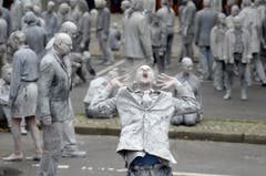 G20-Gipfel - Kunstaktion "1000 Gestalten" (Bild: Keystone)
