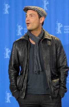 Schauspieler und Sänger Roger Cicero posiert am 12. Februar 2009 bei einem Fototermin für den Film "Hilde" bei der "Berlinale" in Berlin. (Bild: Keystone)