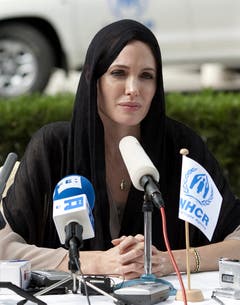 Jolie während eines Besuches als Sonderbotschafterin in Islamabad, Pakistan. (Bild: Keystone)