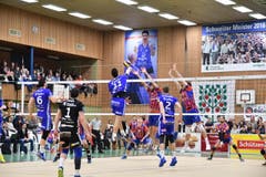Captain Aleksandr Ljubicic schliesst einen Angriff erfolgreich ab. (Bild: Manuel Nagel)