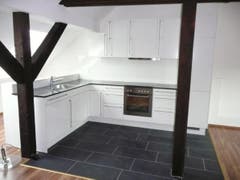Mit diesen Fotos wurde die Wohnung beworben. Eine renovierte Maisonette-Wohnung im St.Otmar-Quartier in St.Gallen... (Bild: zVg)