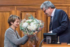 Die Thurgauer Ständerätin Brigitte Häberli gratuliert Ivo Bischofberger zur Wahl. (Bild: Keystone)