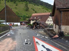 SCHWEIZ FLUGZEUGABSTURZ (Bild: Keystone/Kapo BL)