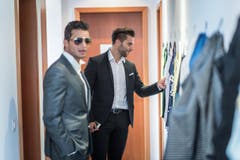Designer Mathias Müller aus Roggwil veranstaltete einen Mode-Nachmittag, an dem er Neuheiten seiner Marke "Royal Sunday" vorstellte. (Bild: Michel Canonica)