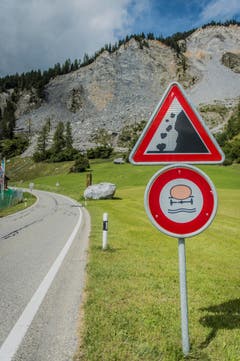 Brienz GR: Reportage aus Brienz - dem BŸndner Dorf, das jedes Jahr ein wenig abrutscht, weil der Untergrund in Bewegung ist. (Bild: Jil Lohse)