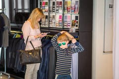 Designer Mathias Müller aus Roggwil veranstaltete einen Mode-Nachmittag, an dem er Neuheiten seiner Marke "Royal Sunday" vorstellte. (Bild: Michel Canonica)