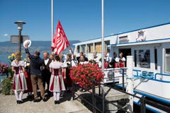 Albert Bachmann, OK-Präsident Estavayer 2016, am Fahnenempfang. (Bild: Keystone / Jean-Christophe Bott)