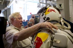 Joe Kittinger ist aufgrund seines waghalsigen Manövers von 1960 noch immer Rekordhalter für den höchsten Sprung und den schnellsten freien Fall. (Bild: Keystone)