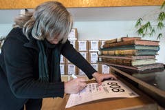 Nach der Betrachtung werden die Archivalien penibel protokolliert. (Bild: Urs Lindt)