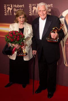Joachim Fuchsberger und seine Frau Gundel nach der Bambi-Verleihung im November 2012. (Bild: Keystone)