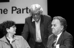 Ruth Dreifuss, Peter Bodenmann und Otto Stich am SP-Parteitag in Aarau im Oktober 1995. (Bild: Keystone)