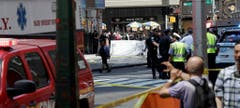 Vehicle strikes pedestrians in Times Square (Bild: Keystone)