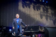 Elton John als Showman. (Bild: Urs Bucher)