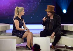 Beatrice Egli als Gastgeberin in der Show "Beatrice Egli - die grosse Show der Träume" - hier mit dem italienischen Superstar Zucchero. (Bild: Keystone)