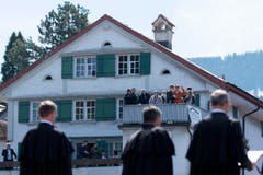 Zuschauer an der Landsgemeinde. (Bild: Keystone)