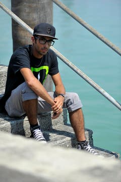 Der Kesswiler Rapper Crispy Dee im Hafen von Romanshorn - auch er kommt ans OpenAir St.Gallen. (Bild: Reto Martin)