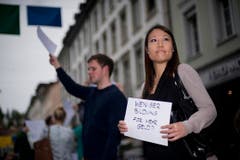 Leistungsabbau und Gebührenaufschlag: Unverständnis bei den Studentinnen und Studenten. (Bild: Urs Jaudas)