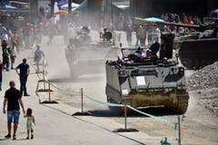 Zahlreiche Besucher kamen ans Panzertreffen nach Bürglen. (Bild: Mario Testa)