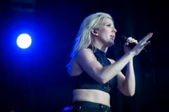 Ellie Goulding aus England auf der Sitterbühne. (Bild: Benjamin Manser)
