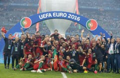 Das obligate Gruppenfoto nach jeder Europameisterschaft. (Bild: Keystone)