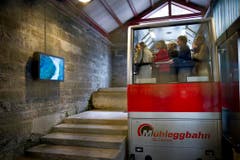 Teil des Gallus-Jubiläums: eine Videoinstallation in der Mühleggbahn-Station. (Bild: Urs Bucher)