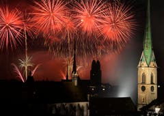 Feuerwerk über der Stadt Zürich. (Bild: Keystone)