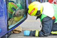 Romanshorn TG , 24.05.2014 / Jugendfeuerwehr Schweizermeisterschaft " Feuer und Wasser " mit Wettkämpen, Fahrzeugausstellung , Rega , Krankenwage und Rettungs - Shows in Romanshorn . (Bild: Donato Caspari)