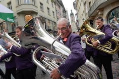 Mit Musik am Umzug. (Bild: Ralph Ribi)