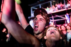 Tolle Stimmung beim Auftritt der Toten Hosen. (Bild: Benjamin Manser)