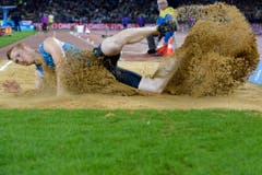 Der Engländer Greg Rutherford mit starkem Einsatz beim Weitsprung. (Bild: Keystone)