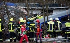 Four dead, 150 injured in southern German train collision (Bild: Keystone)