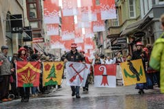 Farbenfroher Umzug durch die St.Galler Innenstadt. (Bild: Ralph Ribi)