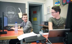 Tontechniker bei der Vorbereitung. (Bild: Andrea Stalder)