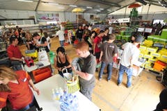 Erster Stopp auf dem Gelände ist für die meisten Besucher die Migros. (Bild: Mario Testa)