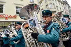 Die Brassband Frohsinn Lauperdorf. (Bild: Ralph Ribi)