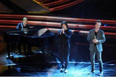 Einer seiner letzten Auftritte: Am 16.2.2012 am San Remo Music Festival mit Pierdavide Carone (m.) und Mads Langer (r.). (Bild: Imago)