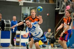 Boris Stankovic setzt sich gegen die Zürcher Abwehr durch. (Bild: Dominik Wunderli (Neue LZ))