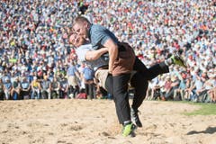 Simon Anderegg, links, und Marcel Kuster im 1. Gang. (Bild: Urs Flüeler/Keystone)