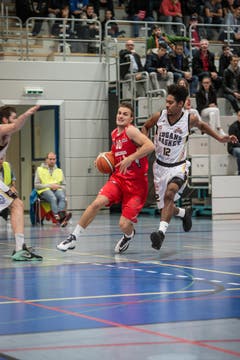 Am Ball: Nemanja Kovacevic (Bild: Manuela Jans- Koch)