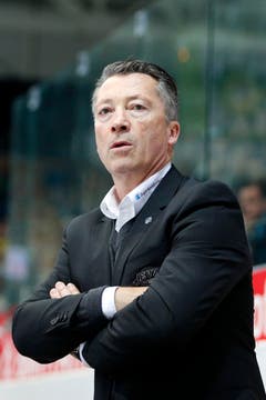 EV Zug Cheftrainer Harold Kreis waehrend dem Eishockey-Meisterschaftsspiel der National League A zwischen den Kloten Flyers und dem EV Zug am Freitag, 31. Oktober 2014, in der Kolping Arena in Kloten. (KEYSTONE/Patrick B. Kraemer) (Bild: PATRICK B. KRAEMER)