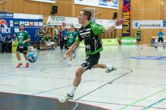 Adrian Blättler vom HCK beim Abschlussversuch. (Bild: Roger Grütter / Neue LZ)