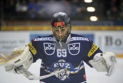 EVZ-Torhüter Robin Kuonen übernimmt. (Bild: Keystone)