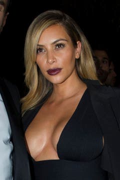 Im Oktober 2013 präsentierte sich Kim Kardashian mit blondem Haar. (Bild: Keystone)