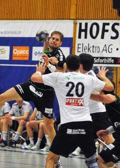 Daniel Baverud beim Angriff. (Bild: Corinne Glanzmann / Neue LZ)
